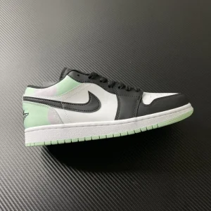 Air Jordan 1 Low SE "Supernova"