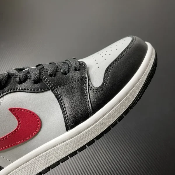Air Jordan 1 Low "Black/Grey/Red" - Imagem 3