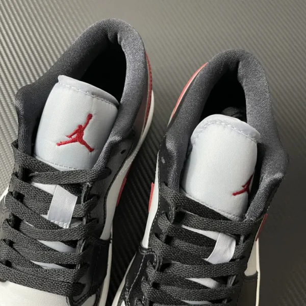 Air Jordan 1 Low "Black/Grey/Red" - Imagem 2