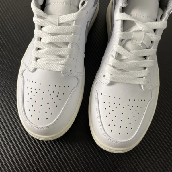 Air Jordan 1 Mid "Neutral Grey" - Imagem 9