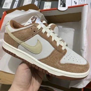 Nike Dunk Low "Medium Curry"