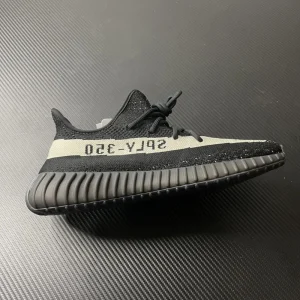 Yeezy Boost 350 V2 "Oreo"