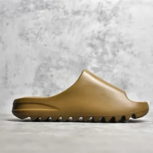 Yeezy Slide "Earth Brown"