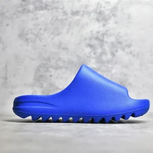 Yeezy Slide "Azure"