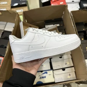 Nike Air Force 1 Low "Triple White"