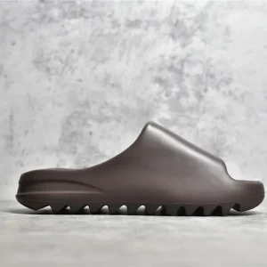 Yeezy Slide "Soot"