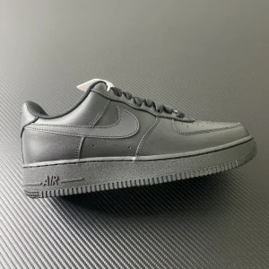 Nike Air Force 1 Low "Triple Black"