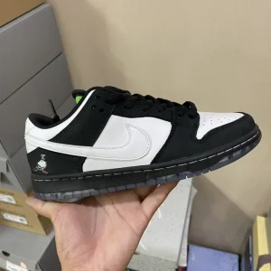 Nike SB Dunk Low “Staple Panda Pigeon”