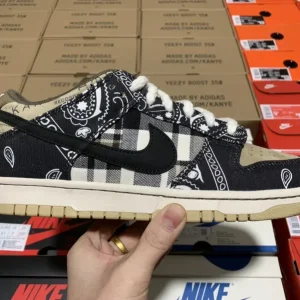 Nike SB Dunk Low "Travis Scott Cactus Jack"